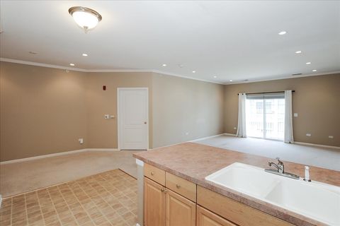 Tiny photo for 1299 W Lake Street #306, Addison, IL 60101 (MLS # 12624925)