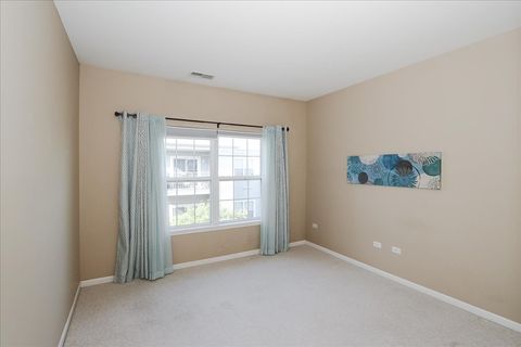 Tiny photo for 1299 W Lake Street #306, Addison, IL 60101 (MLS # 12624925)