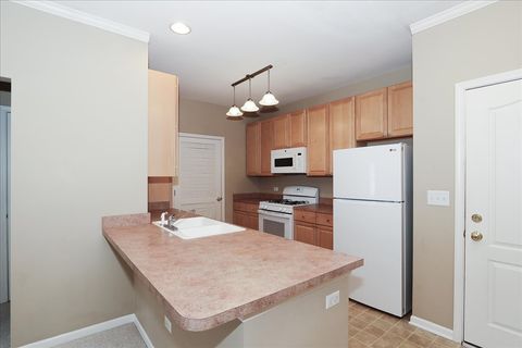 Tiny photo for 1299 W Lake Street #306, Addison, IL 60101 (MLS # 12624925)