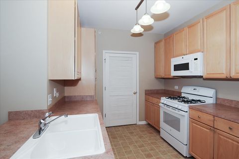 Tiny photo for 1299 W Lake Street #306, Addison, IL 60101 (MLS # 12624925)