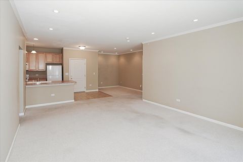 Tiny photo for 1299 W Lake Street #306, Addison, IL 60101 (MLS # 12624925)
