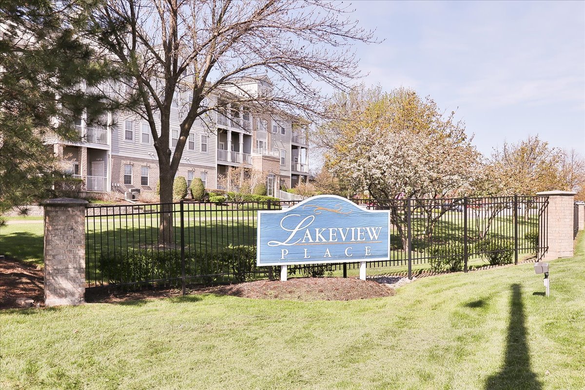 1299 W Lake Street 306