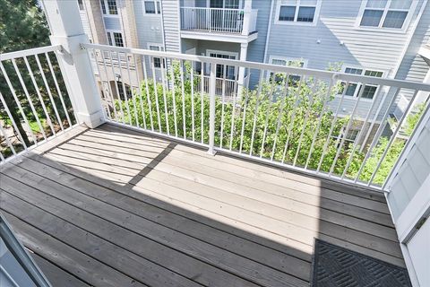 Tiny photo for 1299 W Lake Street #306, Addison, IL 60101 (MLS # 12624925)