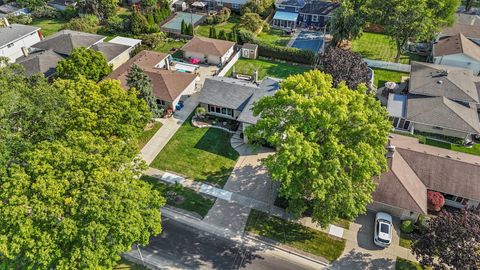 Tiny photo for 142 E QUINCY Street, Elmhurst, IL 60126 (MLS # 12475333)