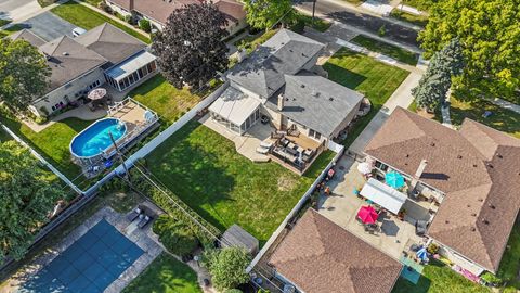 Tiny photo for 142 E QUINCY Street, Elmhurst, IL 60126 (MLS # 12475333)