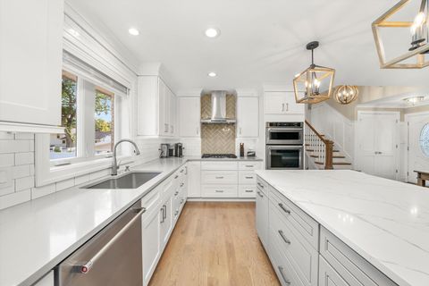 Tiny photo for 142 E QUINCY Street, Elmhurst, IL 60126 (MLS # 12475333)