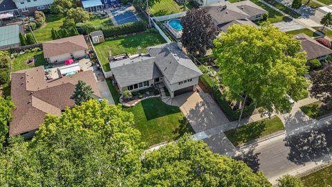 Tiny photo for 142 E QUINCY Street, Elmhurst, IL 60126 (MLS # 12475333)