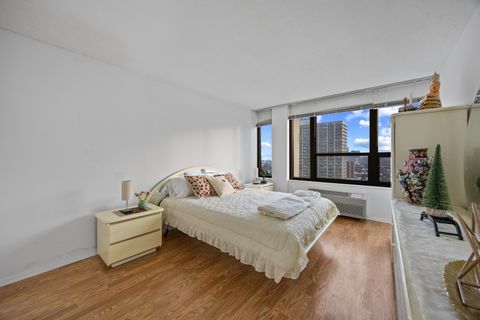 Tiny photo for 5100 N Marine Drive #17L, Chicago, IL 60640 (MLS # 12532573)