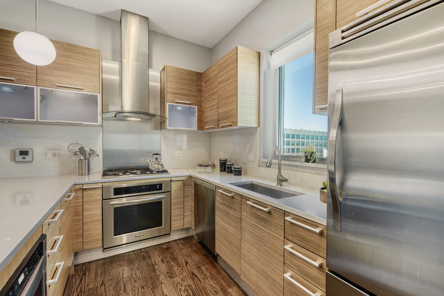 815 N Ashland Avenue 4N