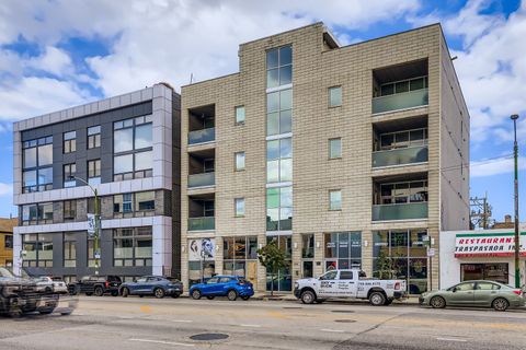 Tiny photo for 815 N Ashland Avenue #4N, Chicago, IL 60622 (MLS # 12546344)