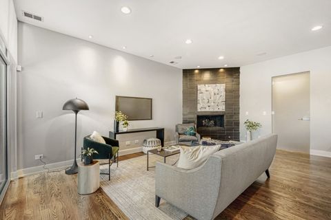 Tiny photo for 815 N Ashland Avenue #4N, Chicago, IL 60622 (MLS # 12546344)