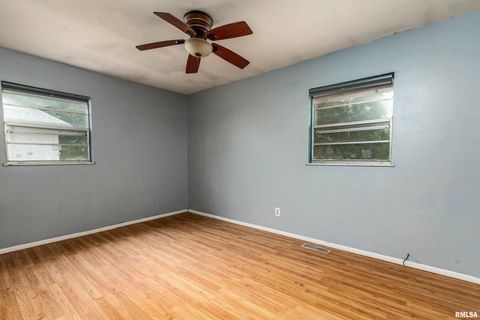 Tiny photo for 309 S Plover Drive, Carbondale, IL 62901 (MLS # EB459673)