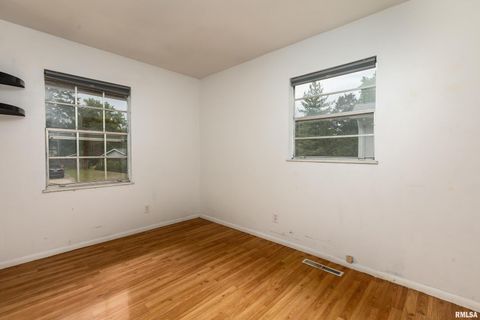 Tiny photo for 309 S Plover Drive, Carbondale, IL 62901 (MLS # EB459673)