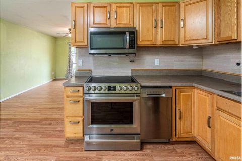 Tiny photo for 309 S Plover Drive, Carbondale, IL 62901 (MLS # EB459673)