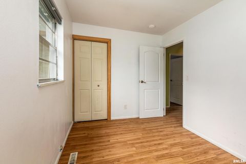 Tiny photo for 309 S Plover Drive, Carbondale, IL 62901 (MLS # EB459673)