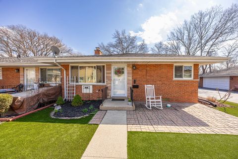 Photo of 730 Beach Avenue #4, La Grange Park, IL 60526 (MLS # 12607642)