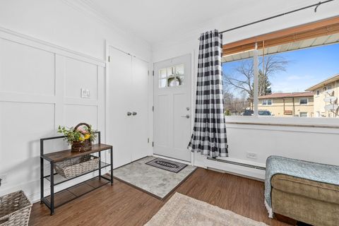 Tiny photo for 730 Beach Avenue #4, La Grange Park, IL 60526 (MLS # 12607642)