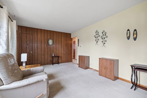 Tiny photo for 7912 S New Castle Avenue, Burbank, IL 60459 (MLS # 12493186)