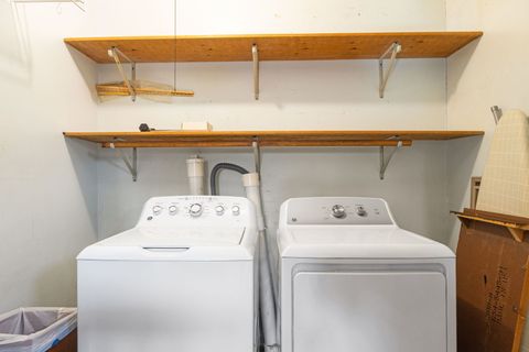 Tiny photo for 7912 S New Castle Avenue, Burbank, IL 60459 (MLS # 12493186)