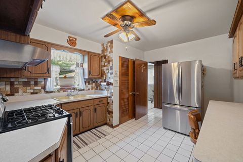 Tiny photo for 7912 S New Castle Avenue, Burbank, IL 60459 (MLS # 12493186)