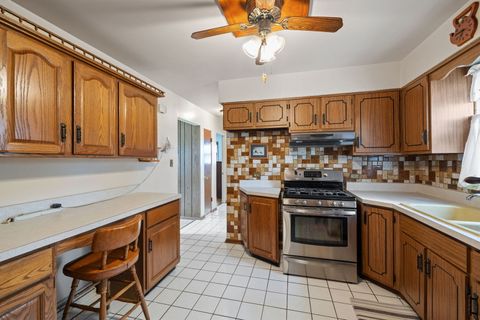 Tiny photo for 7912 S New Castle Avenue, Burbank, IL 60459 (MLS # 12493186)