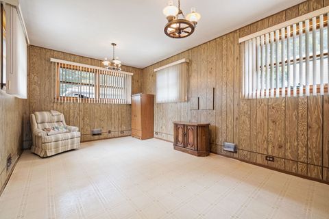 Tiny photo for 7912 S New Castle Avenue, Burbank, IL 60459 (MLS # 12493186)