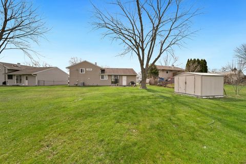 Tiny photo for 74 Joseph Lane, Glendale Heights, IL 60139 (MLS # 12600463)