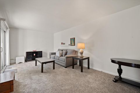 Tiny photo for 55 Whittington Course, St. Charles, IL 60174 (MLS # 12498422)