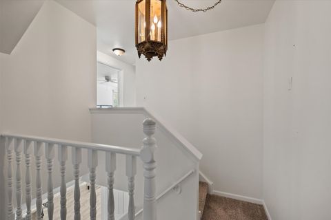 Tiny photo for 55 Whittington Course, St. Charles, IL 60174 (MLS # 12498422)