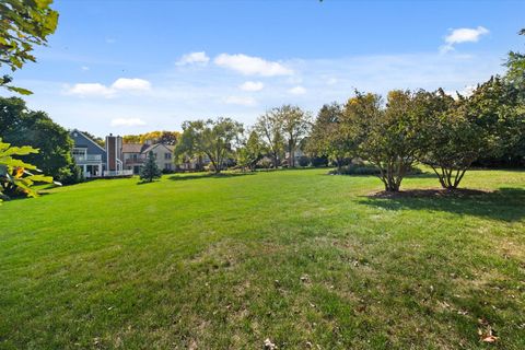 Tiny photo for 55 Whittington Course, St. Charles, IL 60174 (MLS # 12498422)