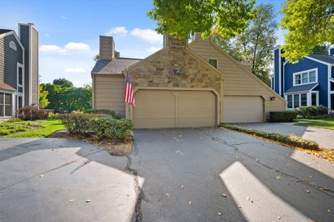 Tiny photo for 55 Whittington Course, St. Charles, IL 60174 (MLS # 12498422)