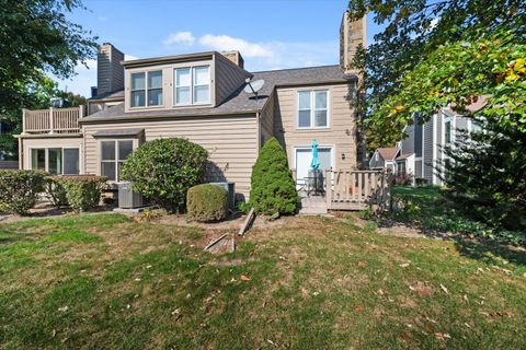 Tiny photo for 55 Whittington Course, St. Charles, IL 60174 (MLS # 12498422)