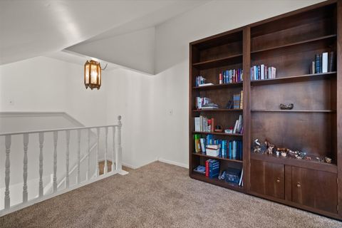 Tiny photo for 55 Whittington Course, St. Charles, IL 60174 (MLS # 12498422)