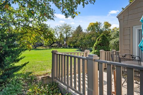 Tiny photo for 55 Whittington Course, St. Charles, IL 60174 (MLS # 12498422)