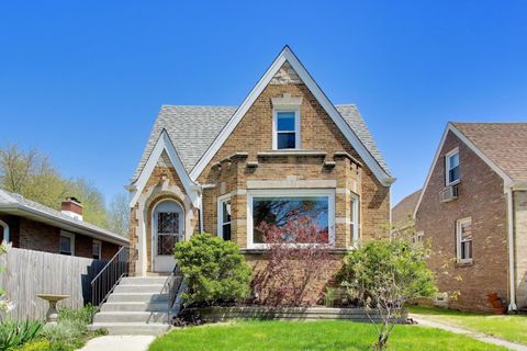 Photo of 4885 N Austin Avenue, Chicago, IL 60630 (MLS # 12628148)