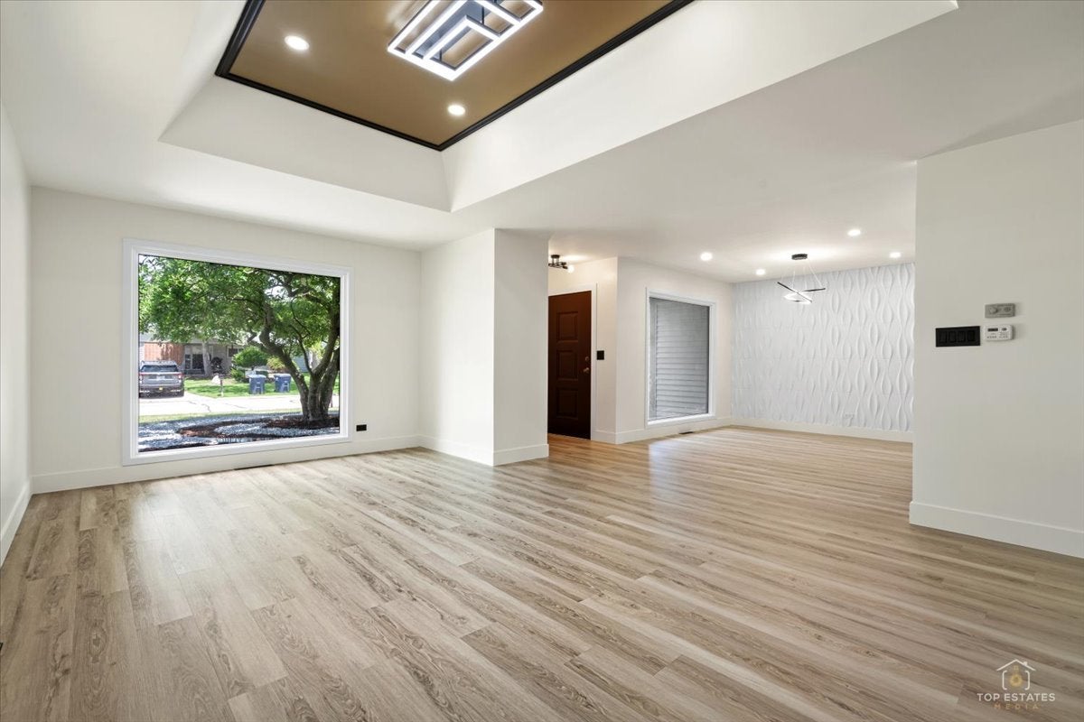 1409 Sequoia Lane