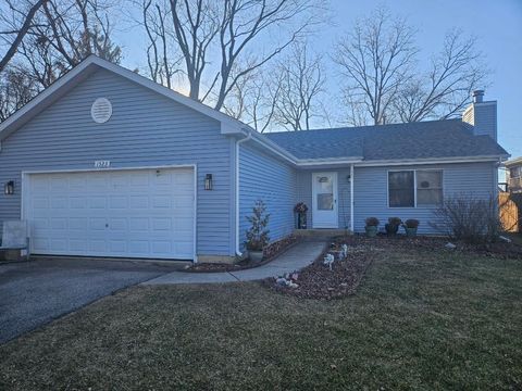 Photo of 1523 Washington Street, Lake In The Hills, IL 60156 (MLS # 12576275)
