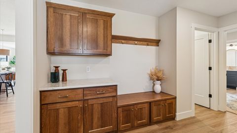 Tiny photo for 6214 College Avenue, Davenport, IA 52807 (MLS # 12565326)