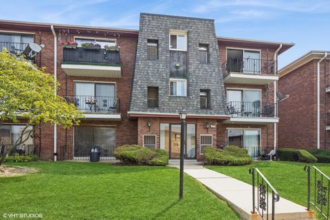 Photo of 11915 S Lawndale Avenue #2C4, Alsip, IL 60803 (MLS # 12493400)