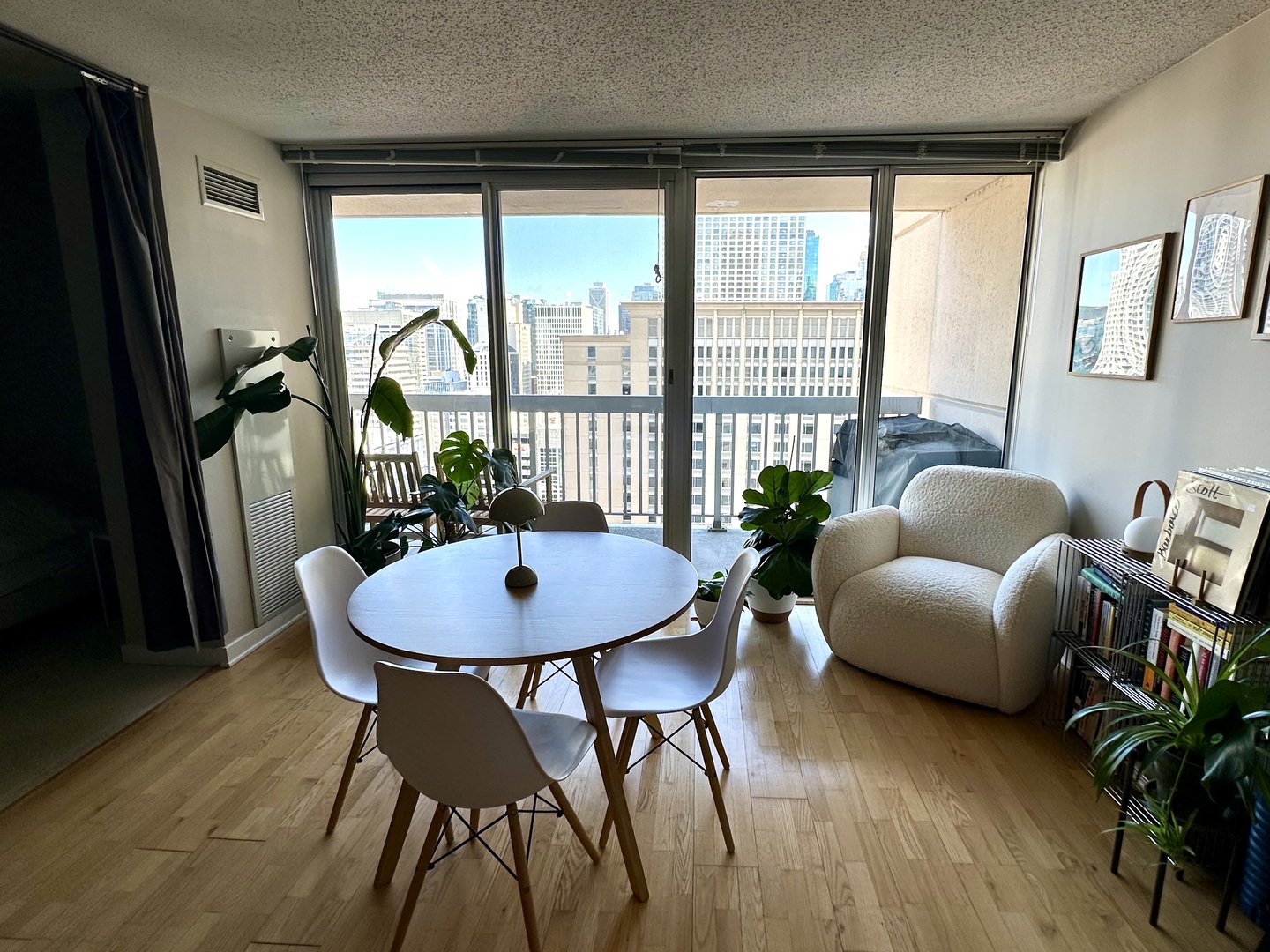 545 N Dearborn Street 2506