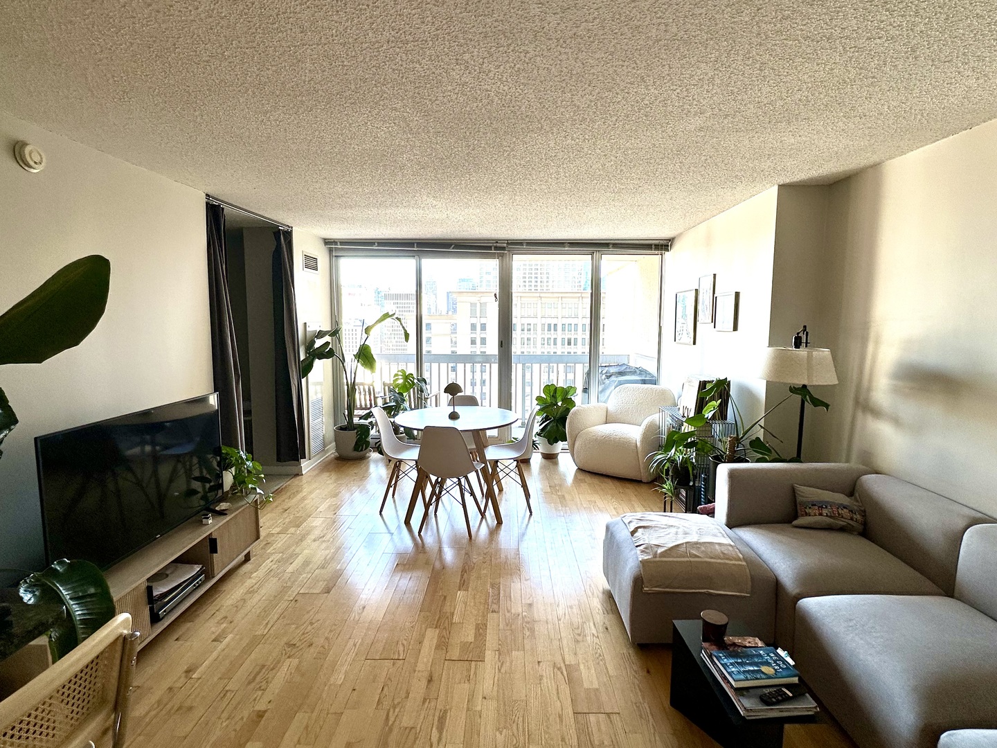 545 N Dearborn Street 2506