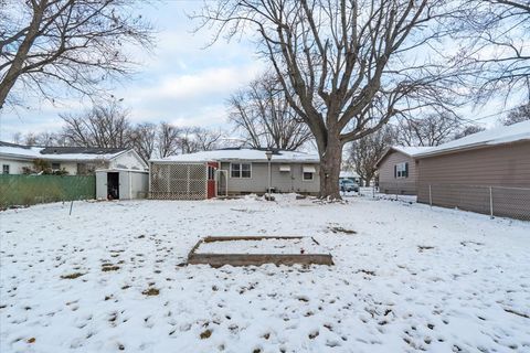 Tiny photo for 2625 N Victoria Avenue, Peoria, IL 61604 (MLS # 12533215)