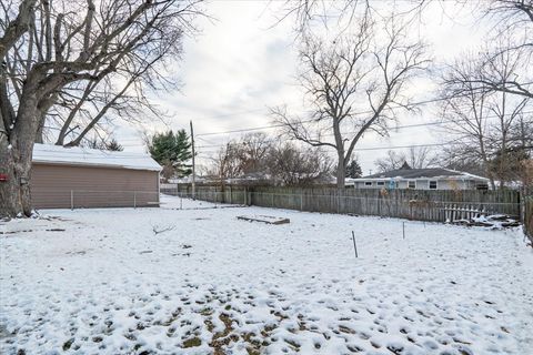 Tiny photo for 2625 N Victoria Avenue, Peoria, IL 61604 (MLS # 12533215)
