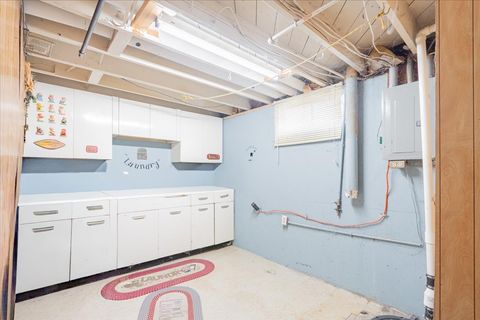 Tiny photo for 2625 N Victoria Avenue, Peoria, IL 61604 (MLS # 12533215)