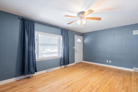 Tiny photo for 2625 N Victoria Avenue, Peoria, IL 61604 (MLS # 12533215)