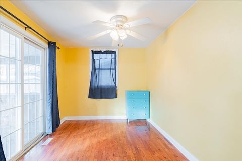 Tiny photo for 2625 N Victoria Avenue, Peoria, IL 61604 (MLS # 12533215)