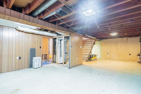 Tiny photo for 2625 N Victoria Avenue, Peoria, IL 61604 (MLS # 12533215)