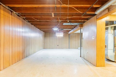 Tiny photo for 2625 N Victoria Avenue, Peoria, IL 61604 (MLS # 12533215)