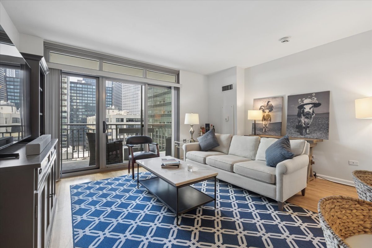 125 S Jefferson Street 1305