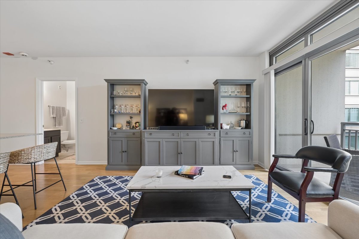 125 S Jefferson Street 1305